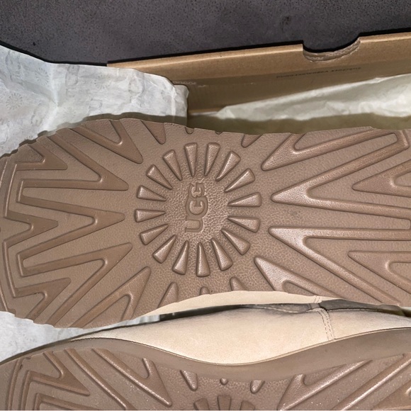 Ugg boots - Picture 5 of 6